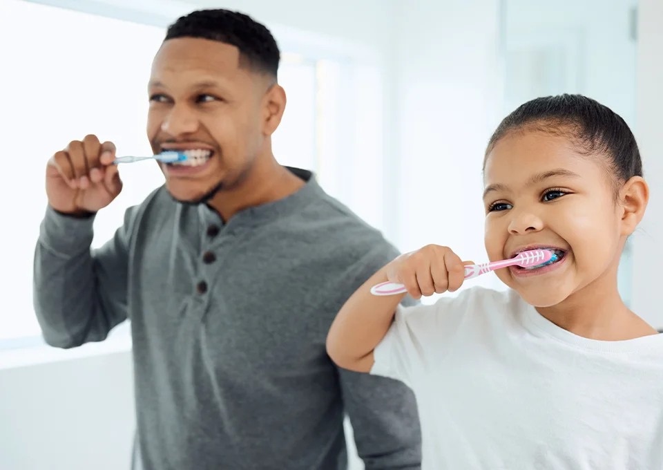 Cuidados essenciais com os dentes do bebê | Pampers